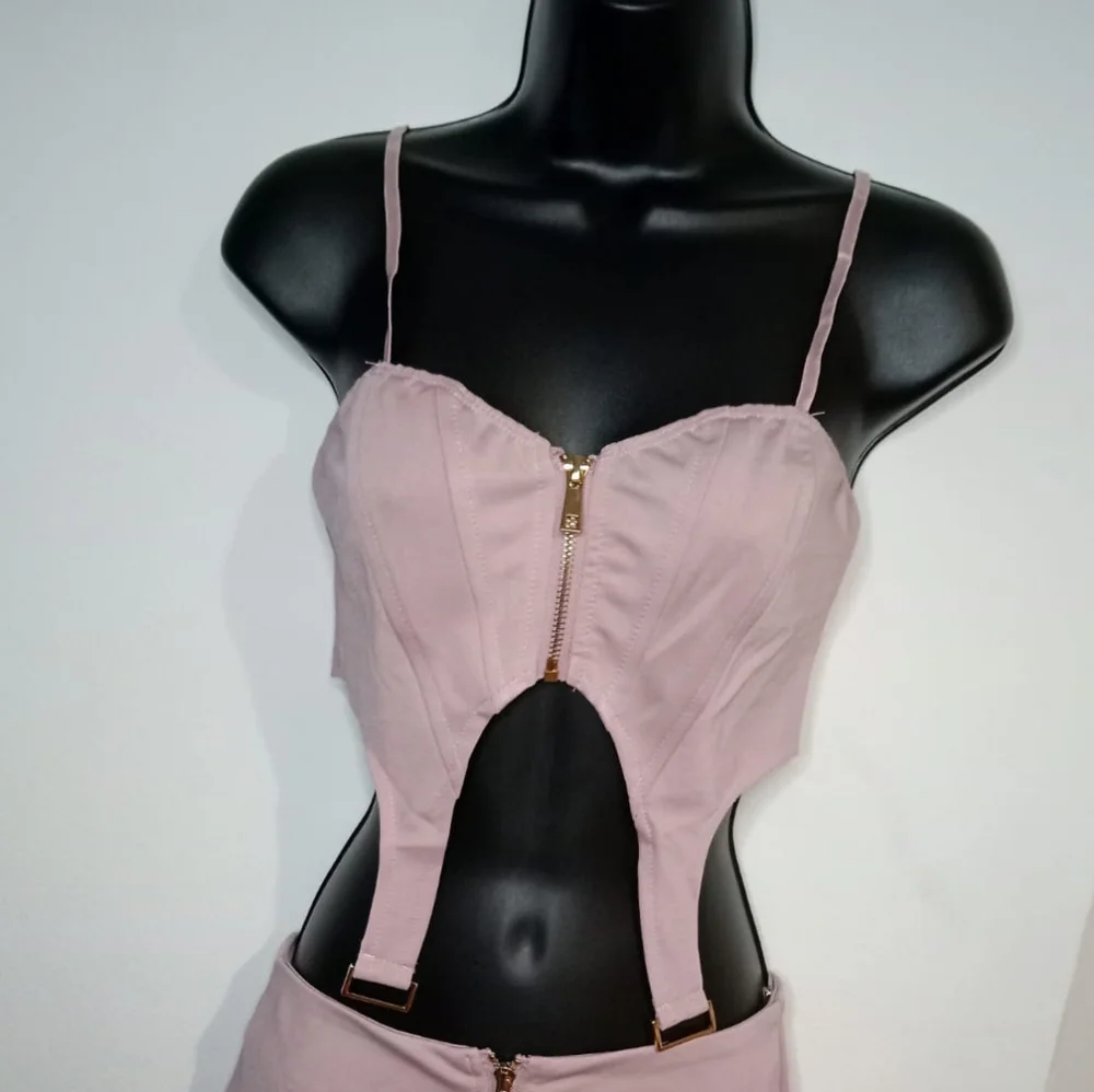 Mauve 2 piece - Picture 3 of 4